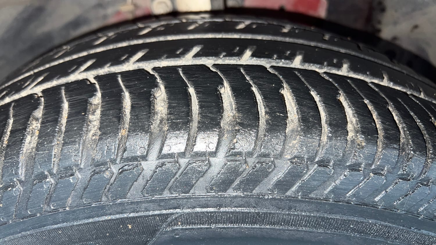 Used 2018 Ford EcoSport Titanium 1.5L TDCi Diesel Manual tyres RIGHT FRONT TYRE TREAD VIEW