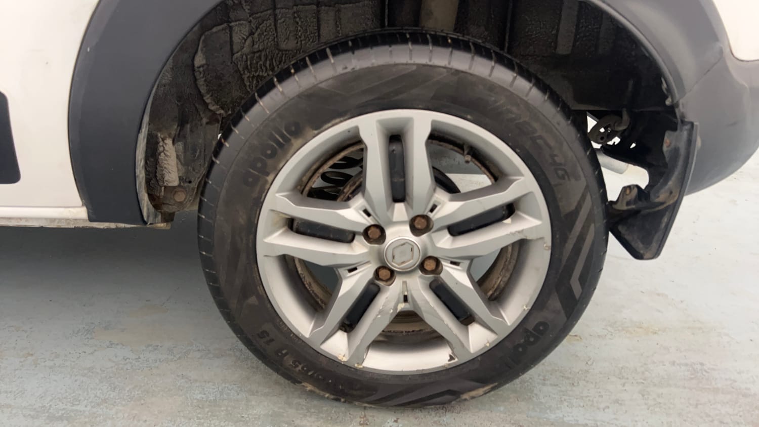 Used 2023 Renault Triber RXZ Dual Tone Petrol Manual tyres LEFT REAR TYRE RIM VIEW