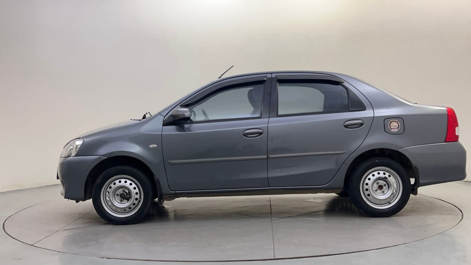 Used 2013 Toyota Etios G Petrol Manual exterior LEFT SIDE VIEW