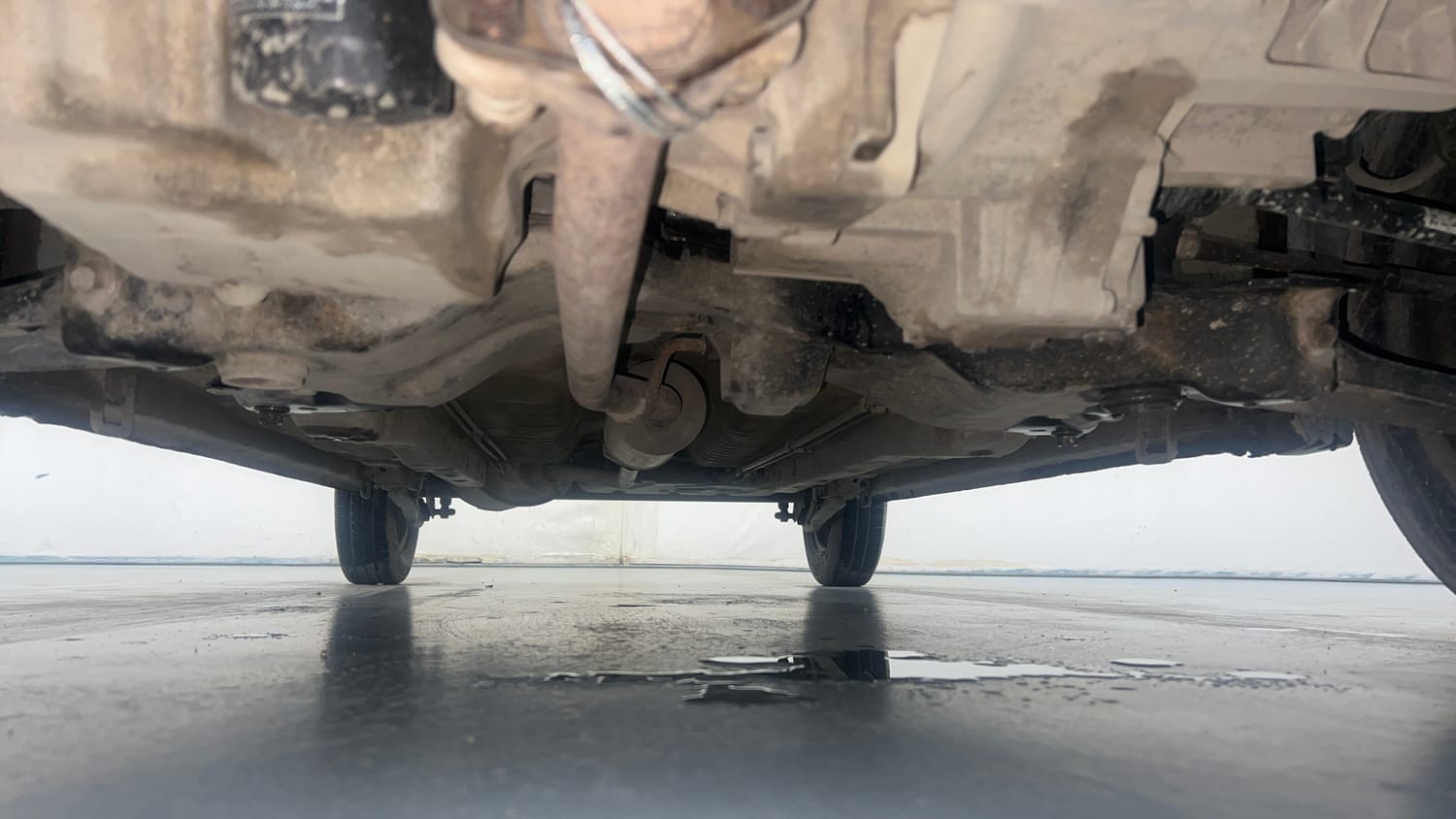 Used 2015 Maruti Suzuki Wagon R LXI Petrol Manual extra FRONT LEFT UNDERBODY VIEW