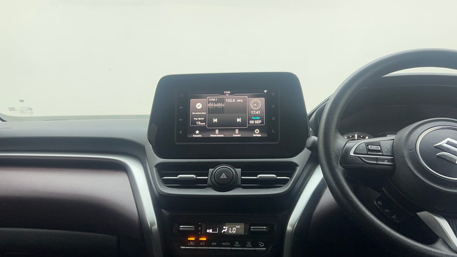 Used 2025 Maruti Suzuki Grand Vitara Delta CNG Cng Manual interior MUSIC SYSTEM & AC CONTROL VIEW