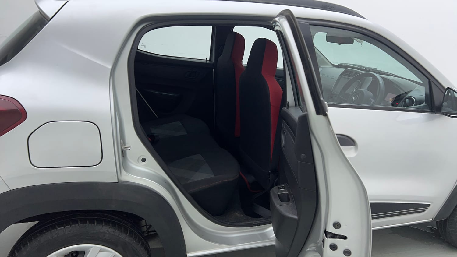 Used 2021 Renault Kwid RXT 1.0 (O) Petrol Manual interior RIGHT SIDE REAR DOOR CABIN VIEW
