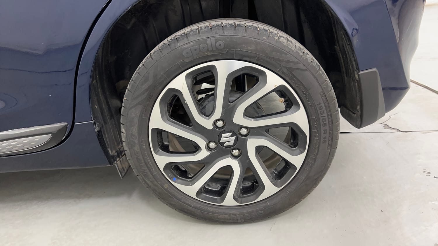 Used 2022 Maruti Suzuki Baleno Alpha AGS Petrol Automatic tyres LEFT REAR TYRE RIM VIEW