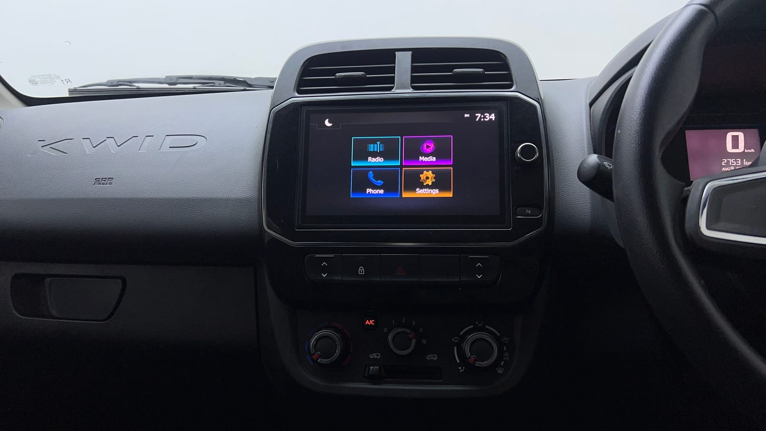 Used 2021 Renault Kwid RXT 1.0 (O) Petrol Manual top_features Touch screen infotainment system