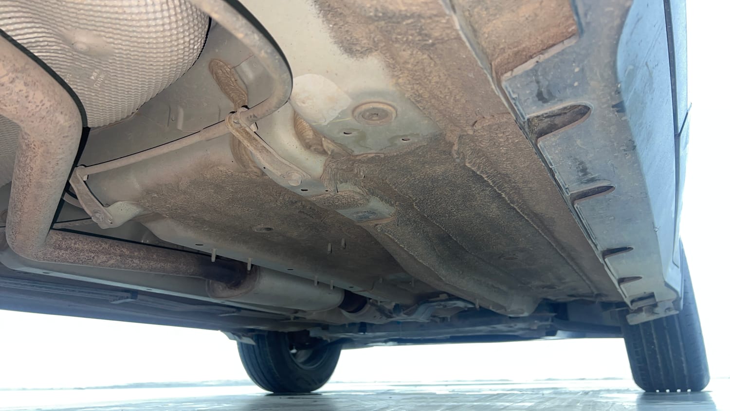 Used 2023 Kia Sonet HTX 1.0 DCT Petrol Automatic extra REAR RIGHT UNDERBODY VIEW