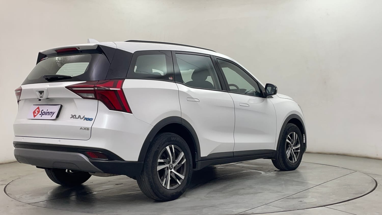 Used 2023 Mahindra XUV700 AX 5 Petrol AT 5 STR Petrol Automatic exterior RIGHT REAR CORNER VIEW
