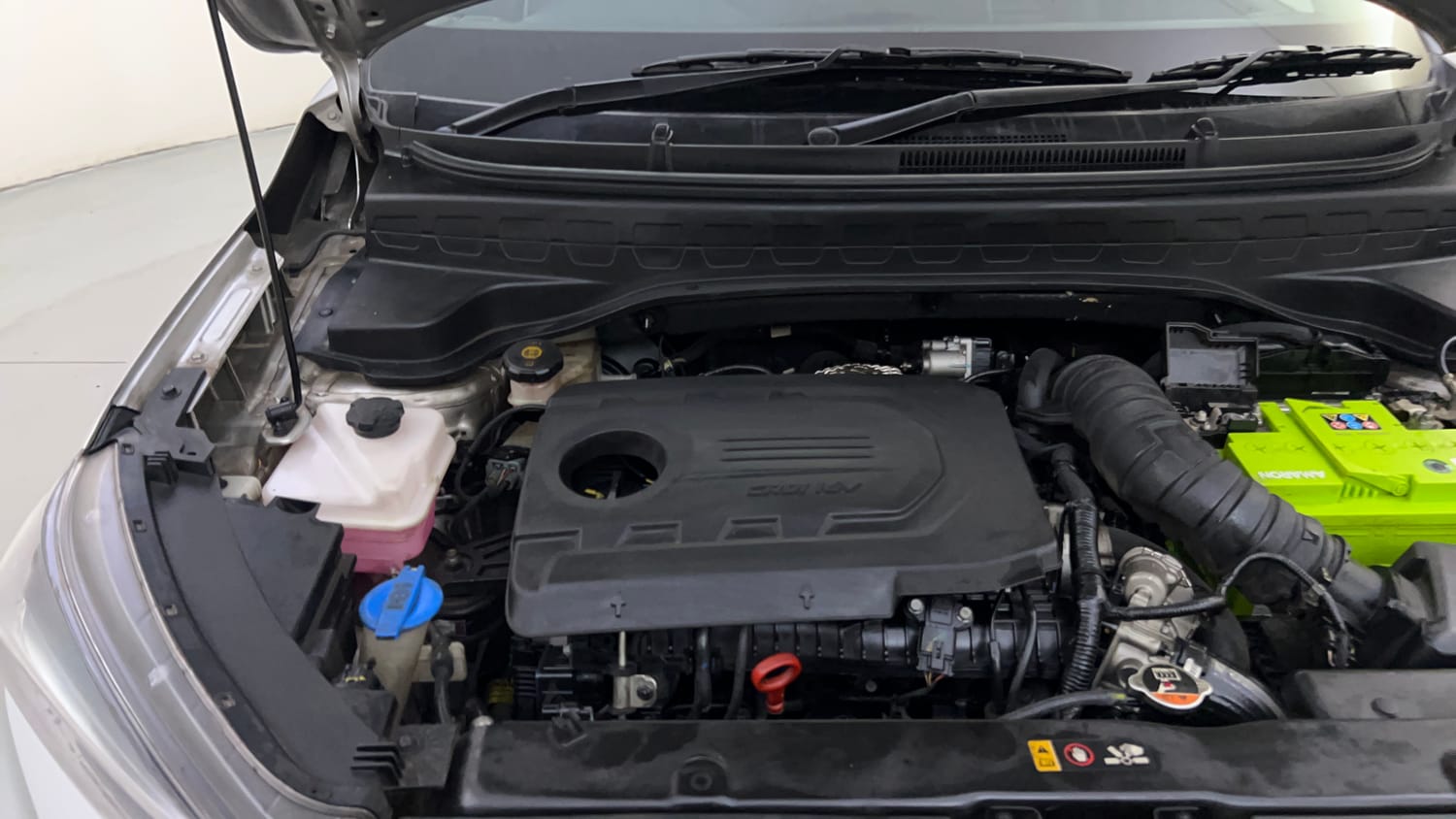 Used 2022 Kia Sonet GTX Plus 1.5 AT Diesel Automatic engine ENGINE RIGHT SIDE HINGE & APRON VIEW
