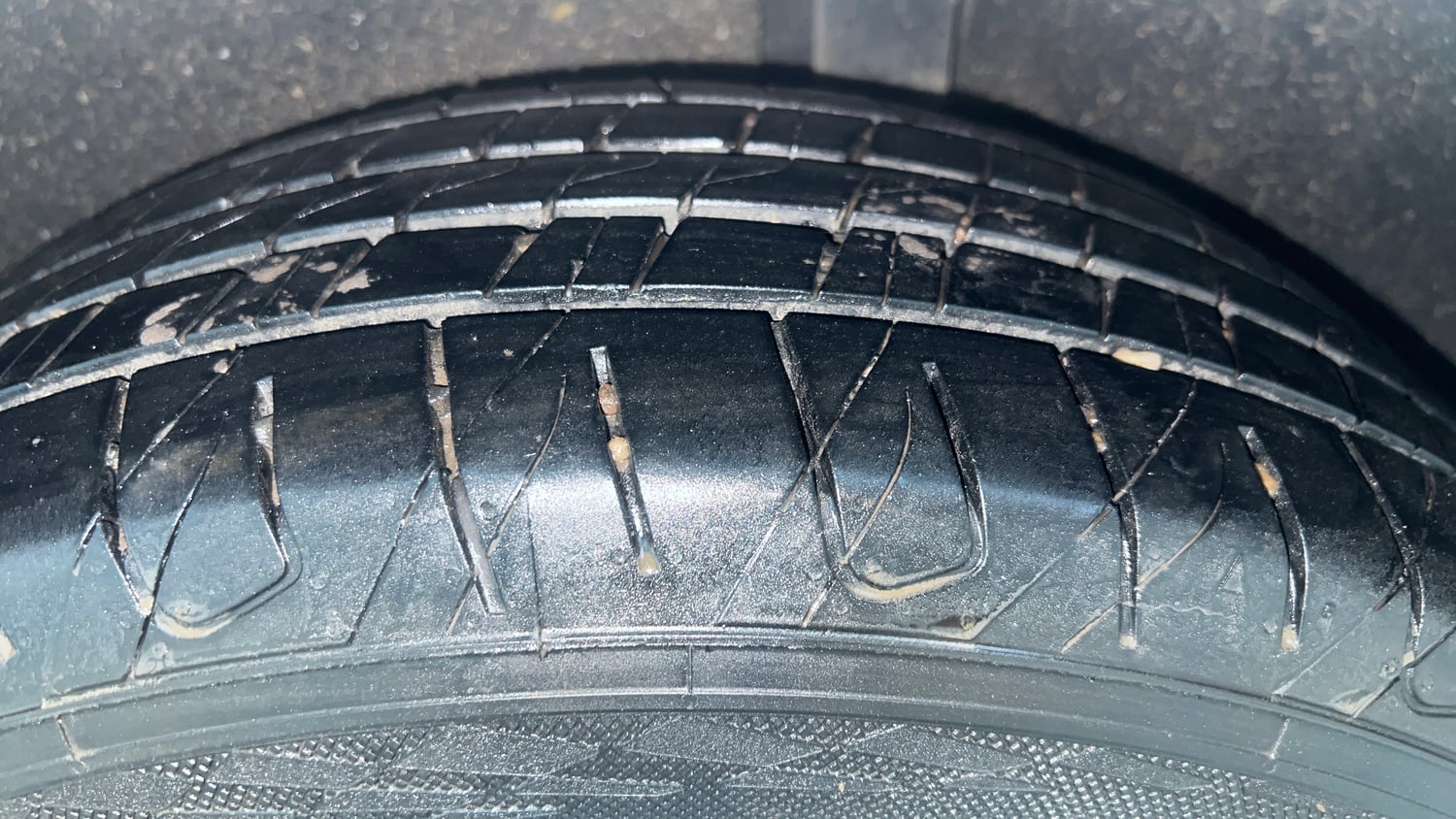 Used 2018 Ford EcoSport Titanium 1.5L TDCi Diesel Manual tyres LEFT REAR TYRE TREAD VIEW