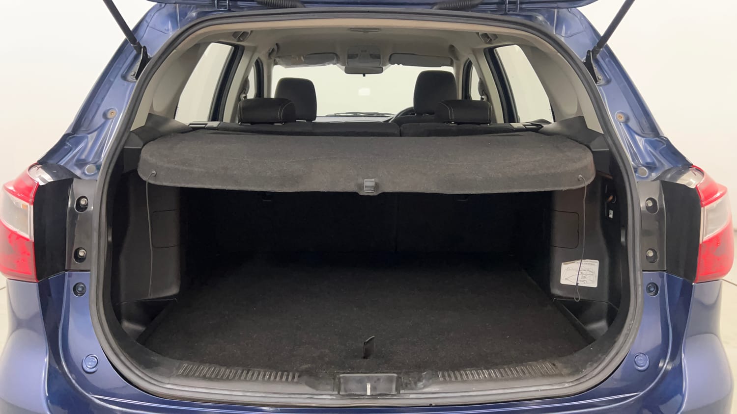 Used 2021 Maruti Suzuki S-Cross Zeta Petrol Manual interior DICKY INSIDE VIEW