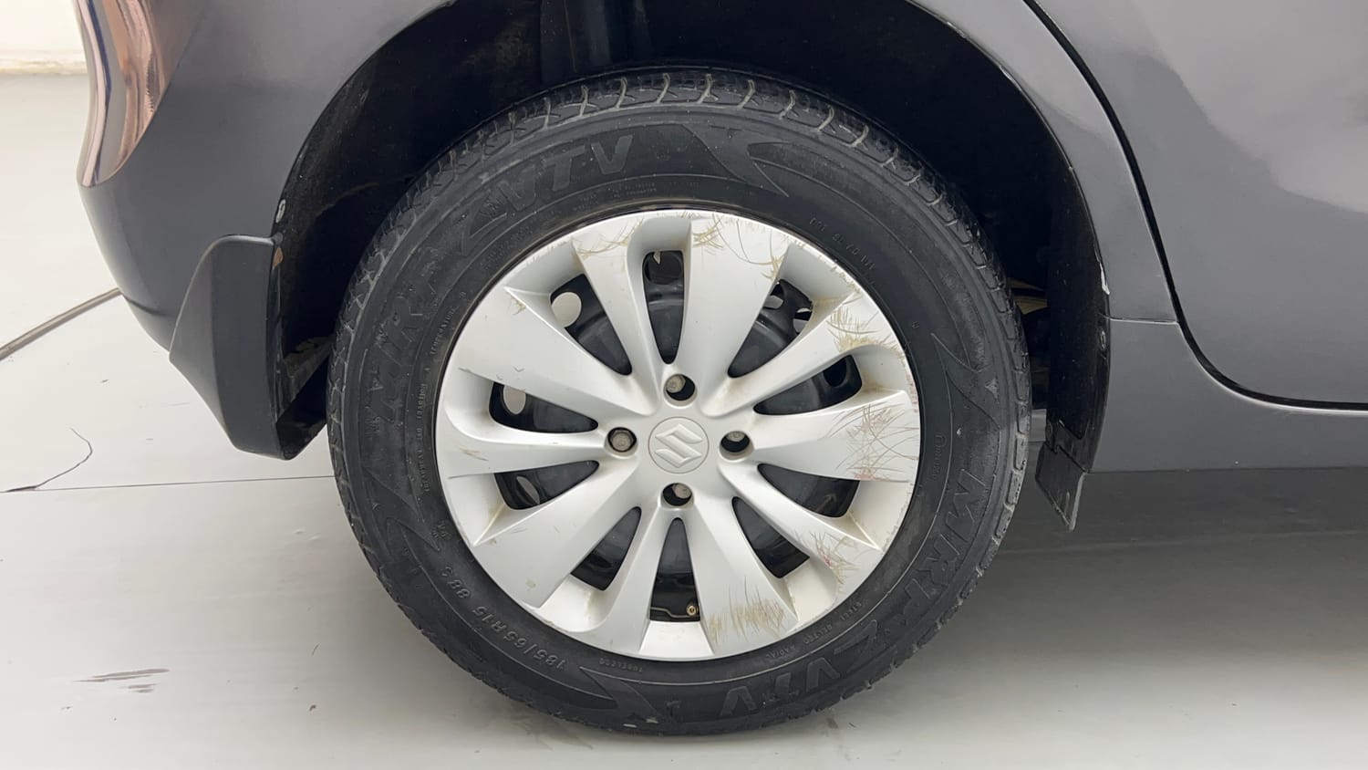 Used 2017 Maruti Suzuki Baleno Delta 1.2 Petrol Manual tyres RIGHT REAR TYRE RIM VIEW