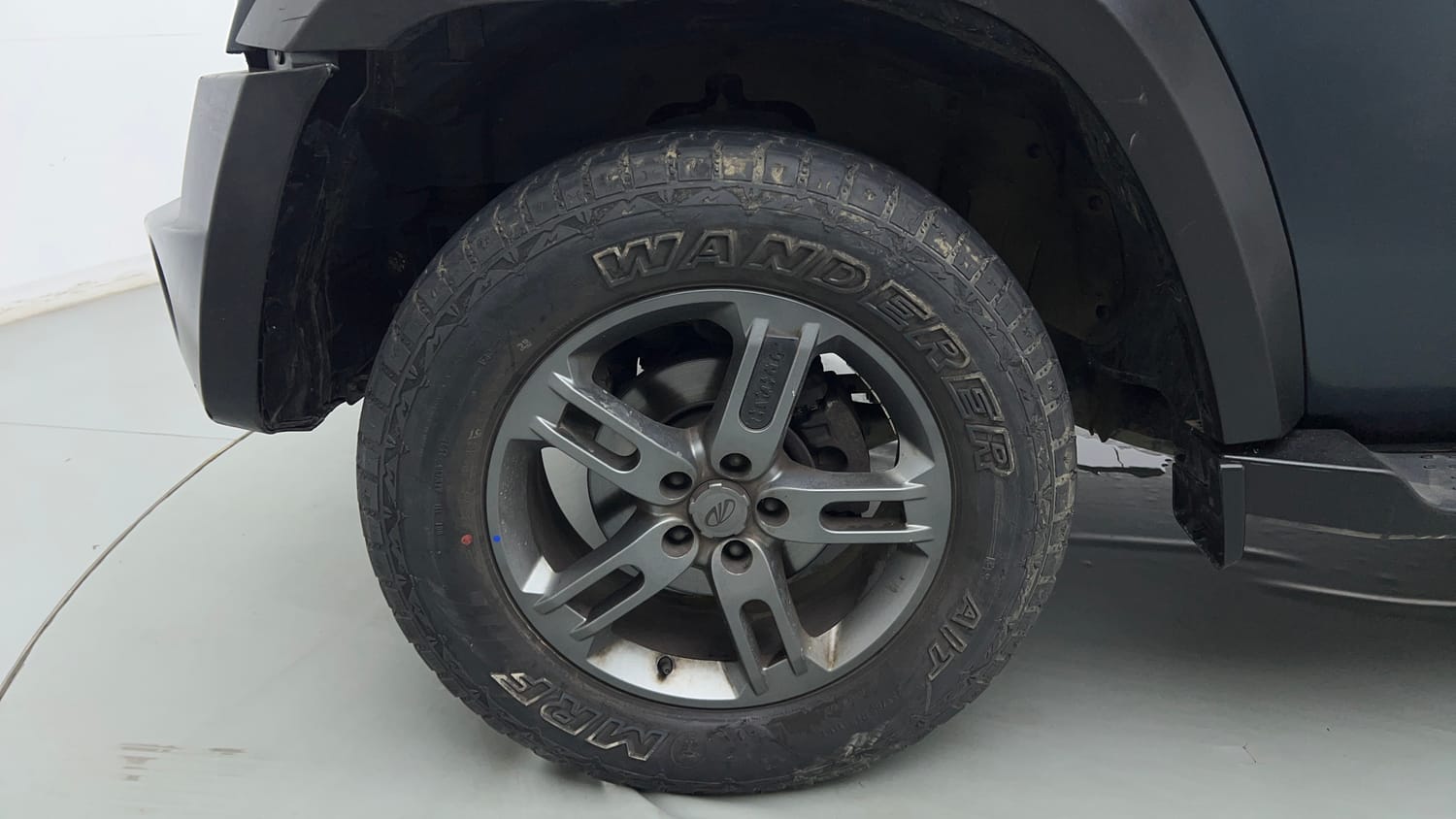Used 2022 mahindra Thar LX Hard Top Petrol AT 4WD Petrol Automatic tyres LEFT FRONT TYRE RIM VIEW