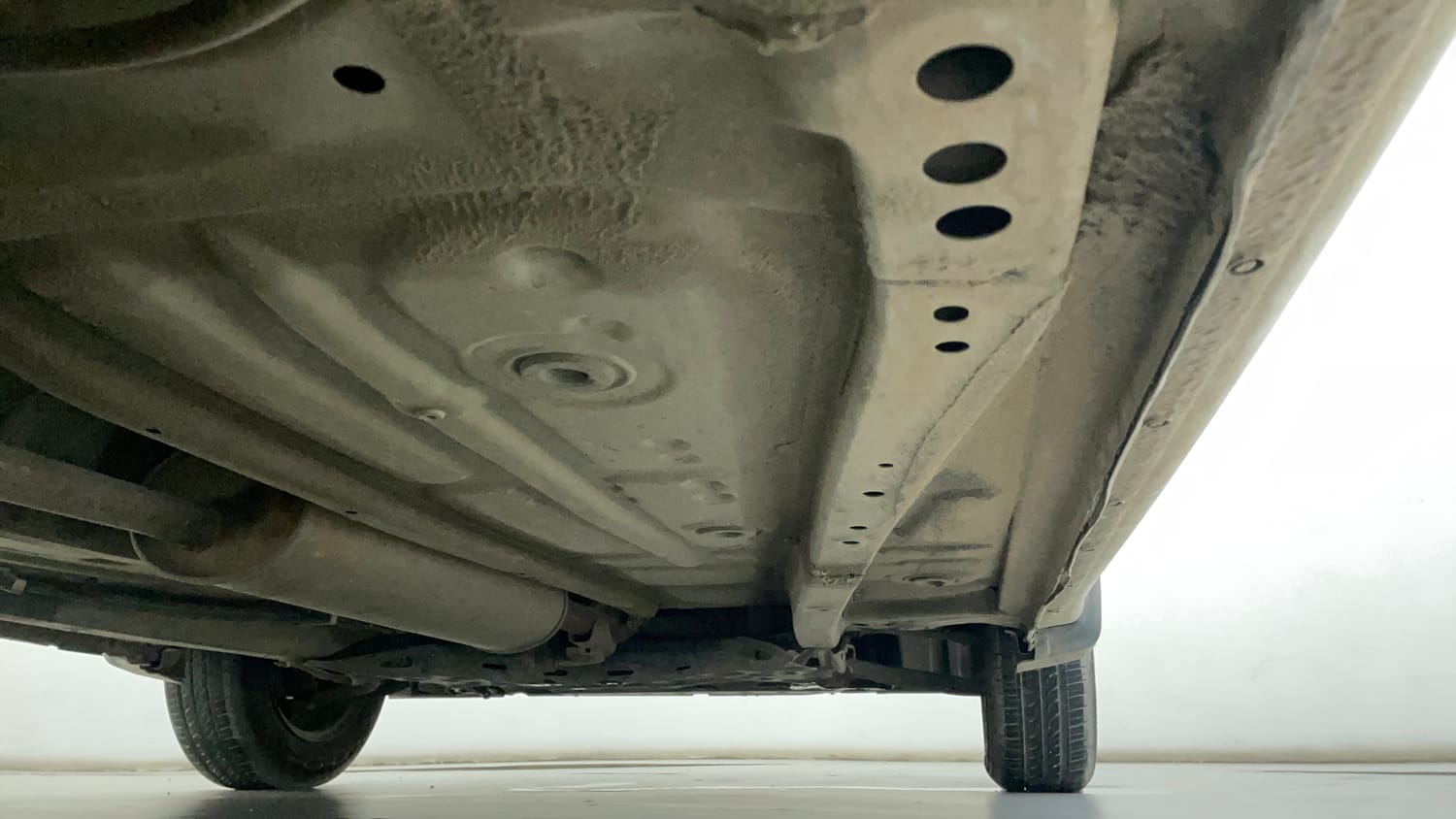 Used 2019 Maruti Suzuki Wagon R VXi 1.2 Petrol Manual extra REAR RIGHT UNDERBODY VIEW