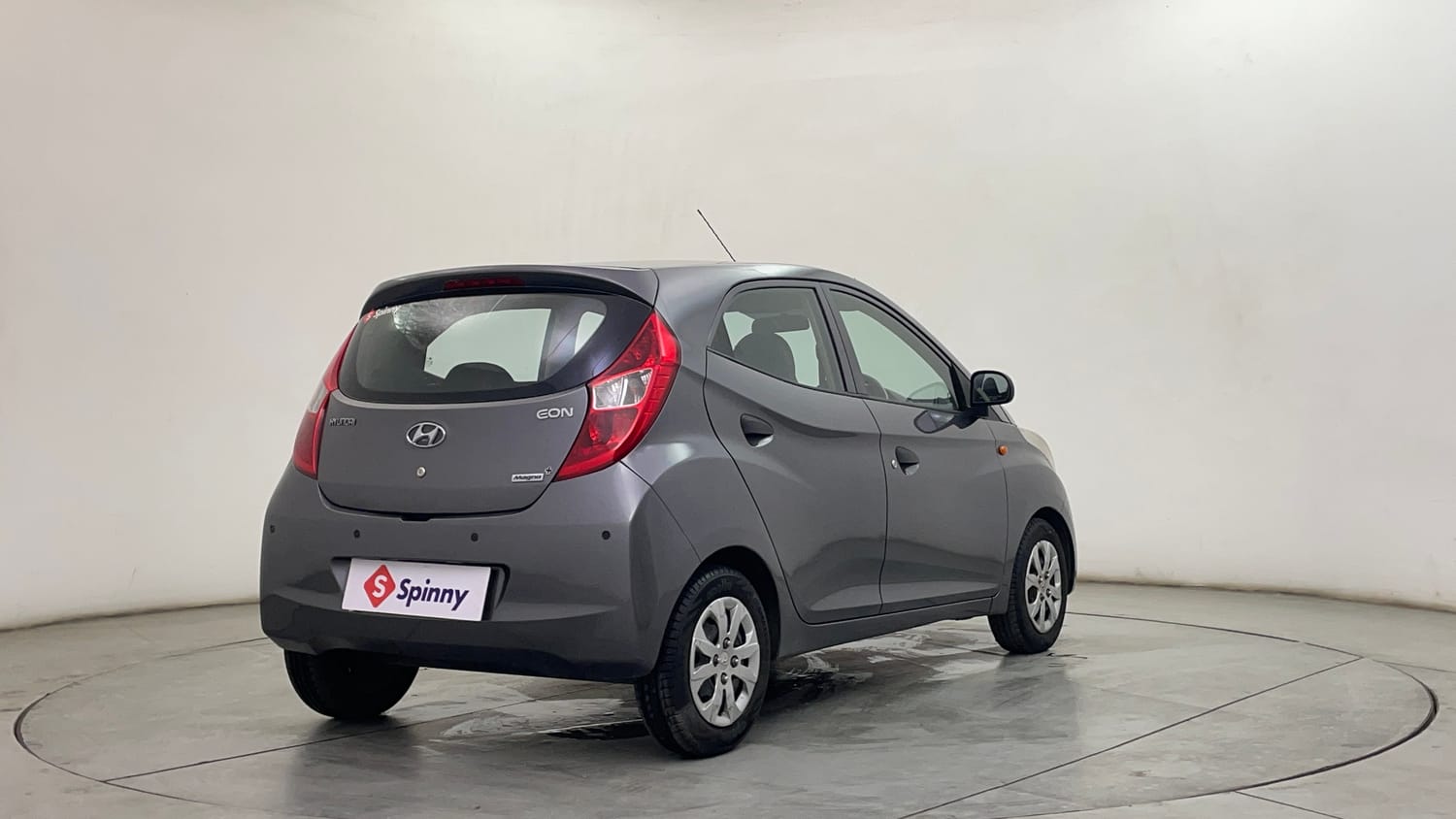 Used 2016 Hyundai Eon Magna + Petrol Manual exterior RIGHT REAR CORNER VIEW