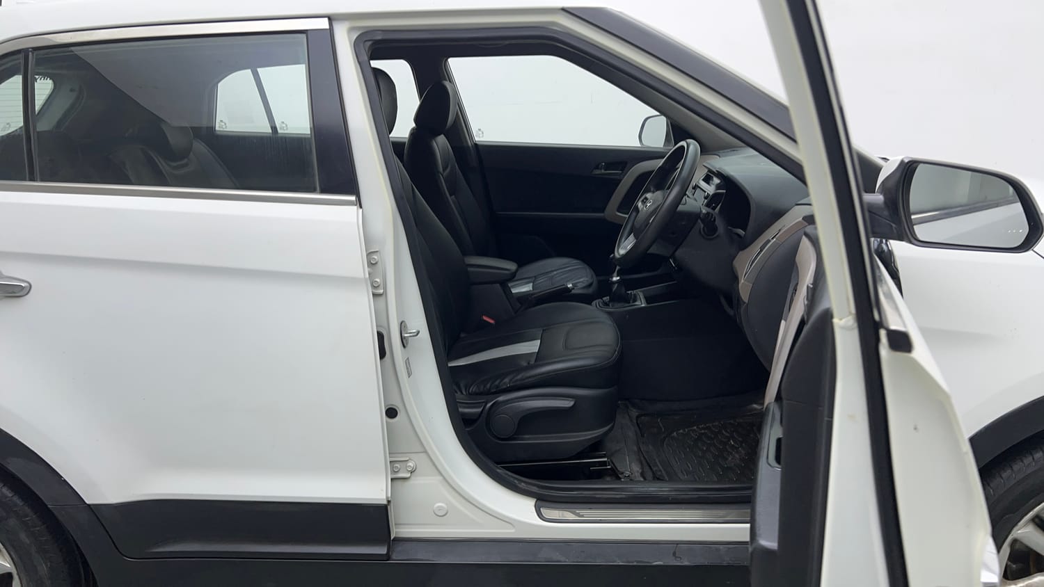 Used 2015 Hyundai Creta 1.6 SX Plus Petrol Petrol Manual interior RIGHT SIDE FRONT DOOR CABIN VIEW