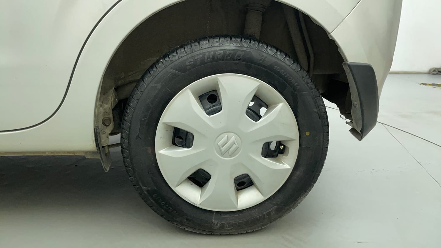 Used 2019 Maruti Suzuki Wagon R VXi 1.2 Petrol Manual tyres LEFT REAR TYRE RIM VIEW