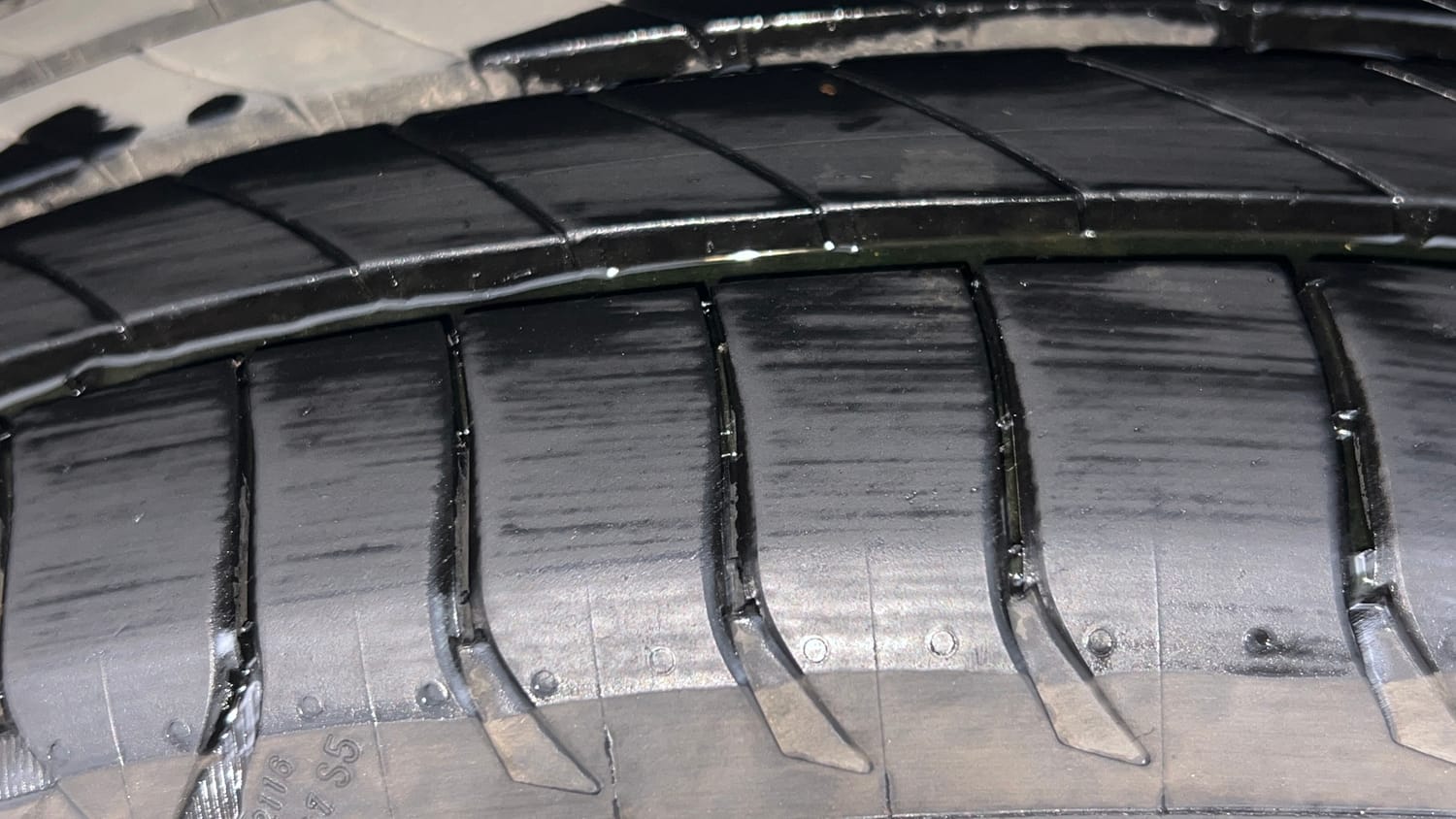 Used 2021 Ford EcoSport Titanium 1.5L Ti-VCT Petrol Manual tyres LEFT REAR TYRE TREAD VIEW