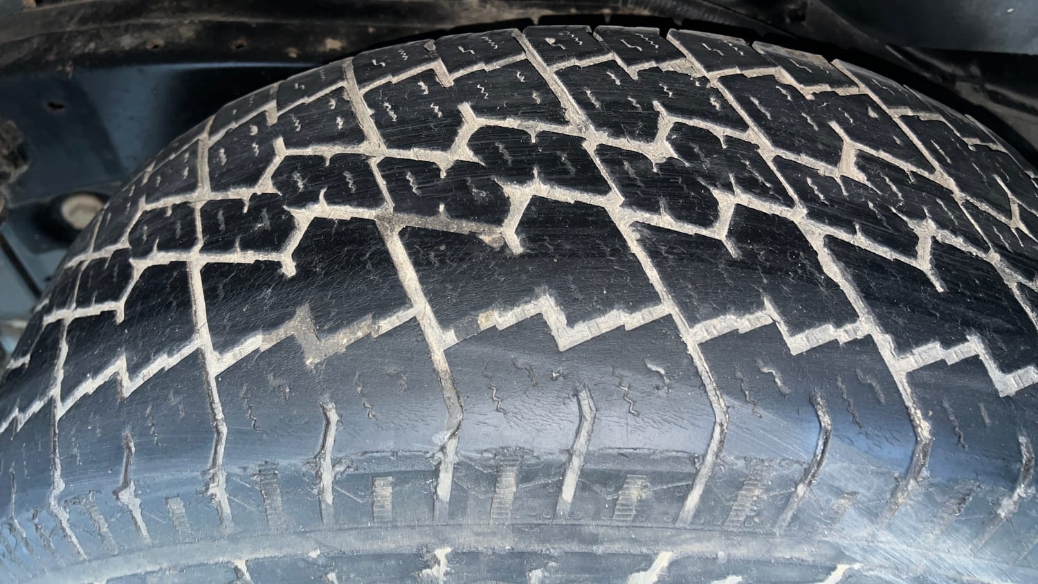 Used 2023 mahindra Thar LX Hard Top Petrol AT 4WD Petrol Automatic tyres LEFT REAR TYRE TREAD VIEW