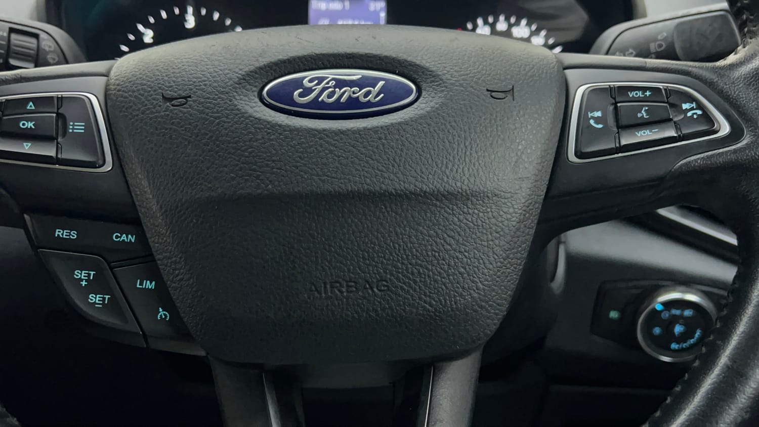 Used 2018 Ford EcoSport Titanium 1.5L TDCi Diesel Manual top_features Airbags