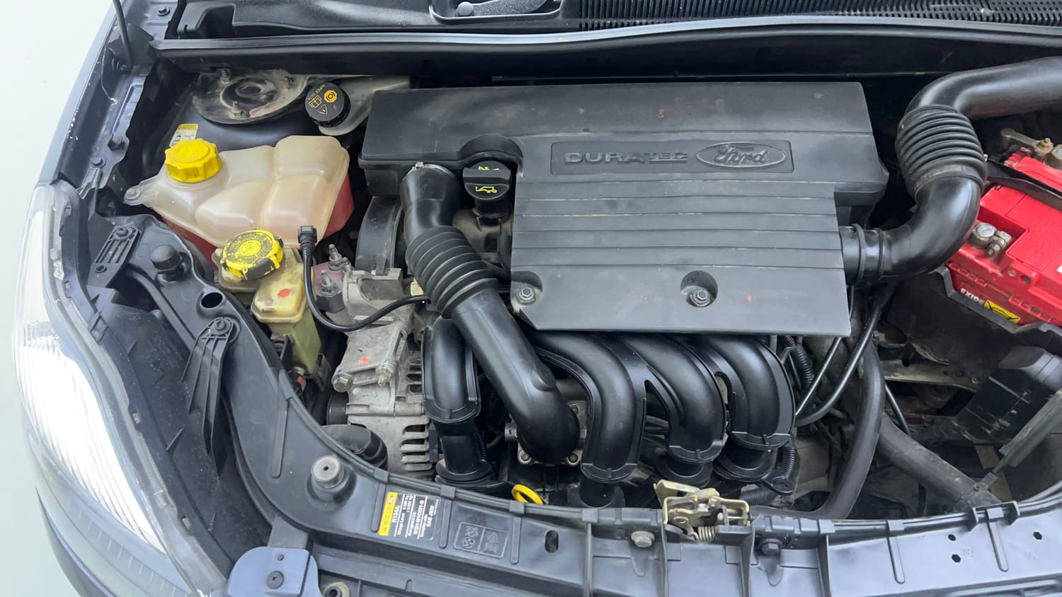 Used 2011 Ford Figo Duratec Petrol Titanium 1.2 Petrol Manual engine ENGINE RIGHT SIDE VIEW