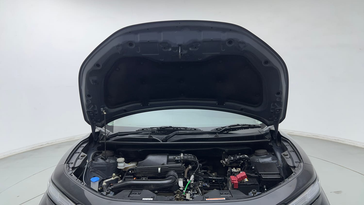 Used 2025 Maruti Suzuki Fronx Delta 1.2L MT Petrol Manual engine ENGINE & BONNET OPEN FRONT VIEW