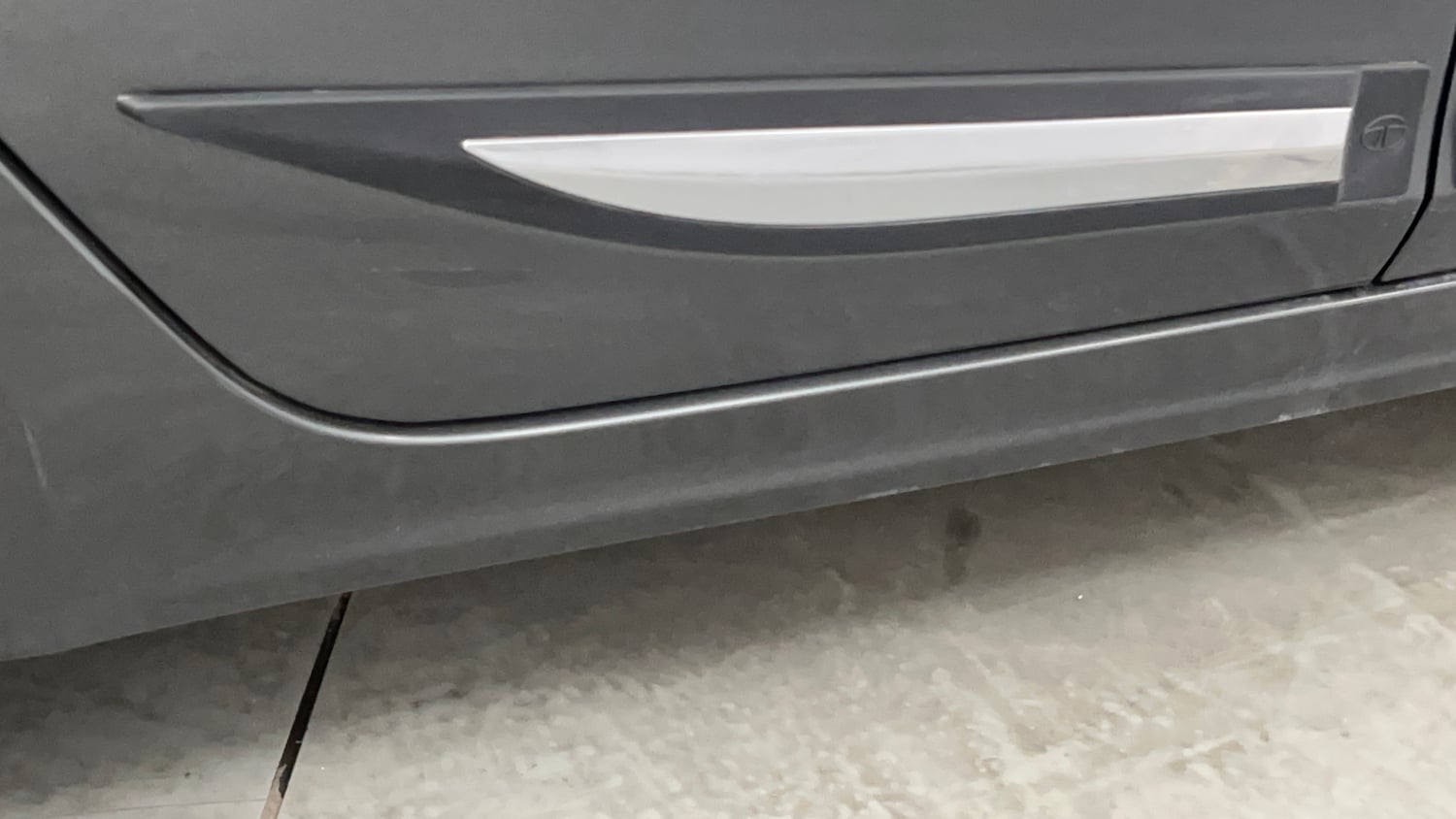 Used 2023 Tata Tigor XZ Plus CNG Cng Manual dents MINOR SCRATCH