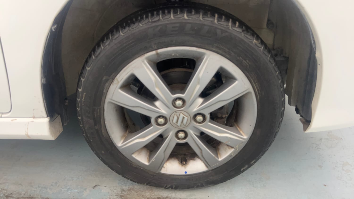 Used 2017 Maruti Suzuki Wagon R VXI+ AMT Petrol Automatic tyres RIGHT FRONT TYRE RIM VIEW