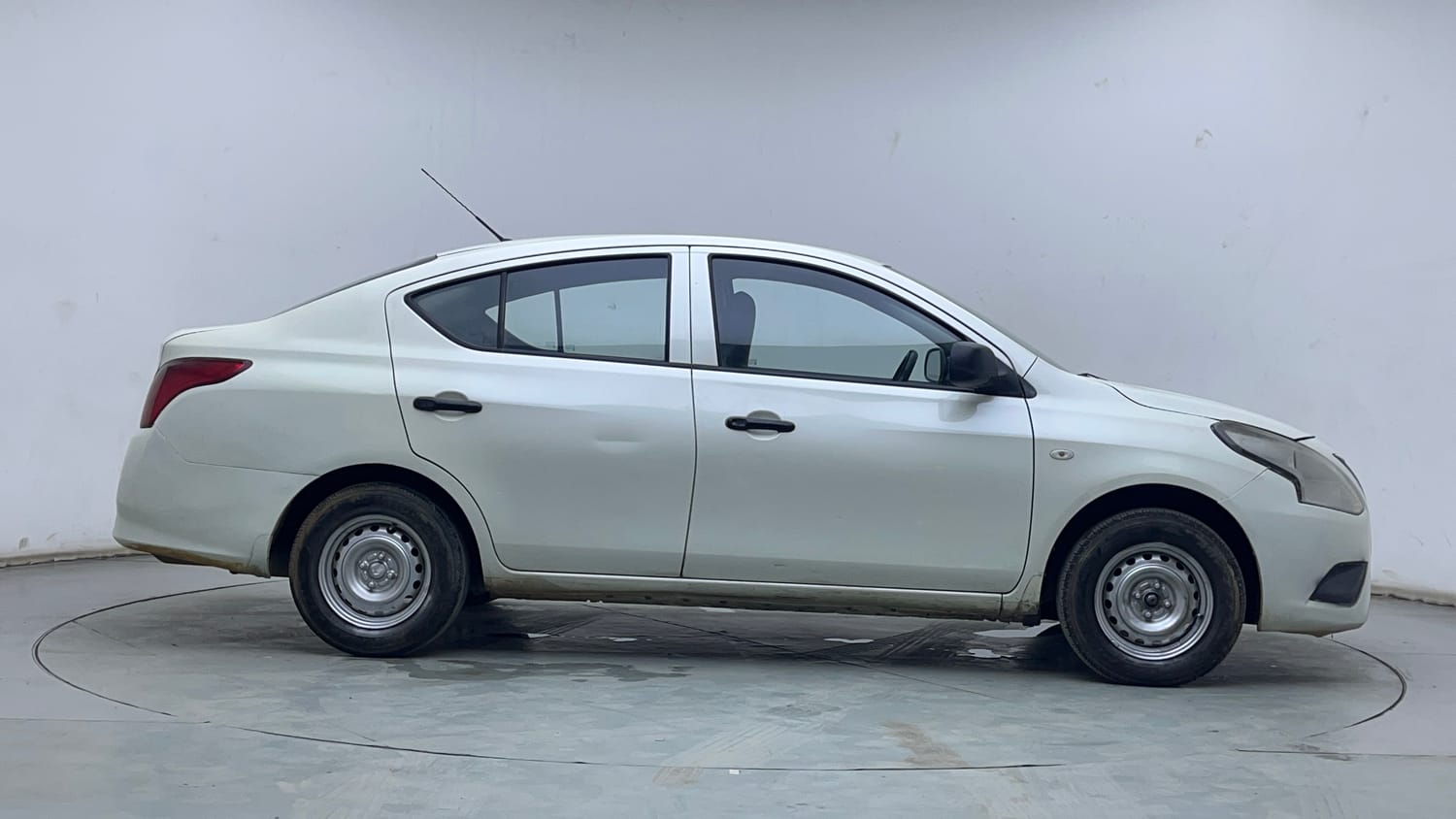 Used 2018 Nissan Sunny XE D Diesel Manual exterior RIGHT SIDE VIEW