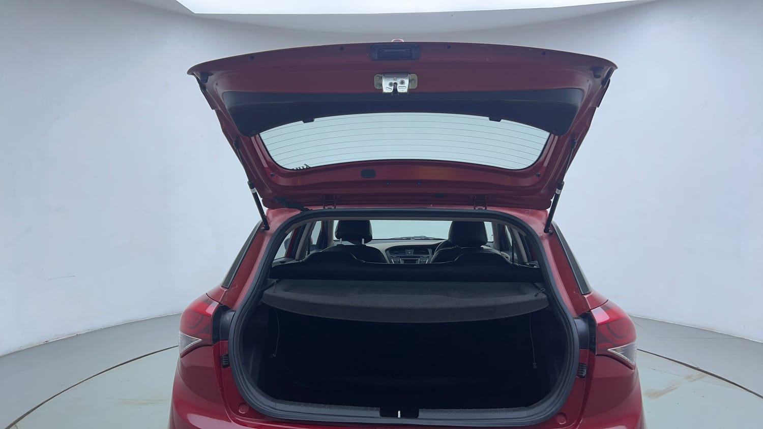 Used 2016 Hyundai Elite i20 Sportz 1.2 Petrol Manual interior DICKY DOOR OPEN VIEW
