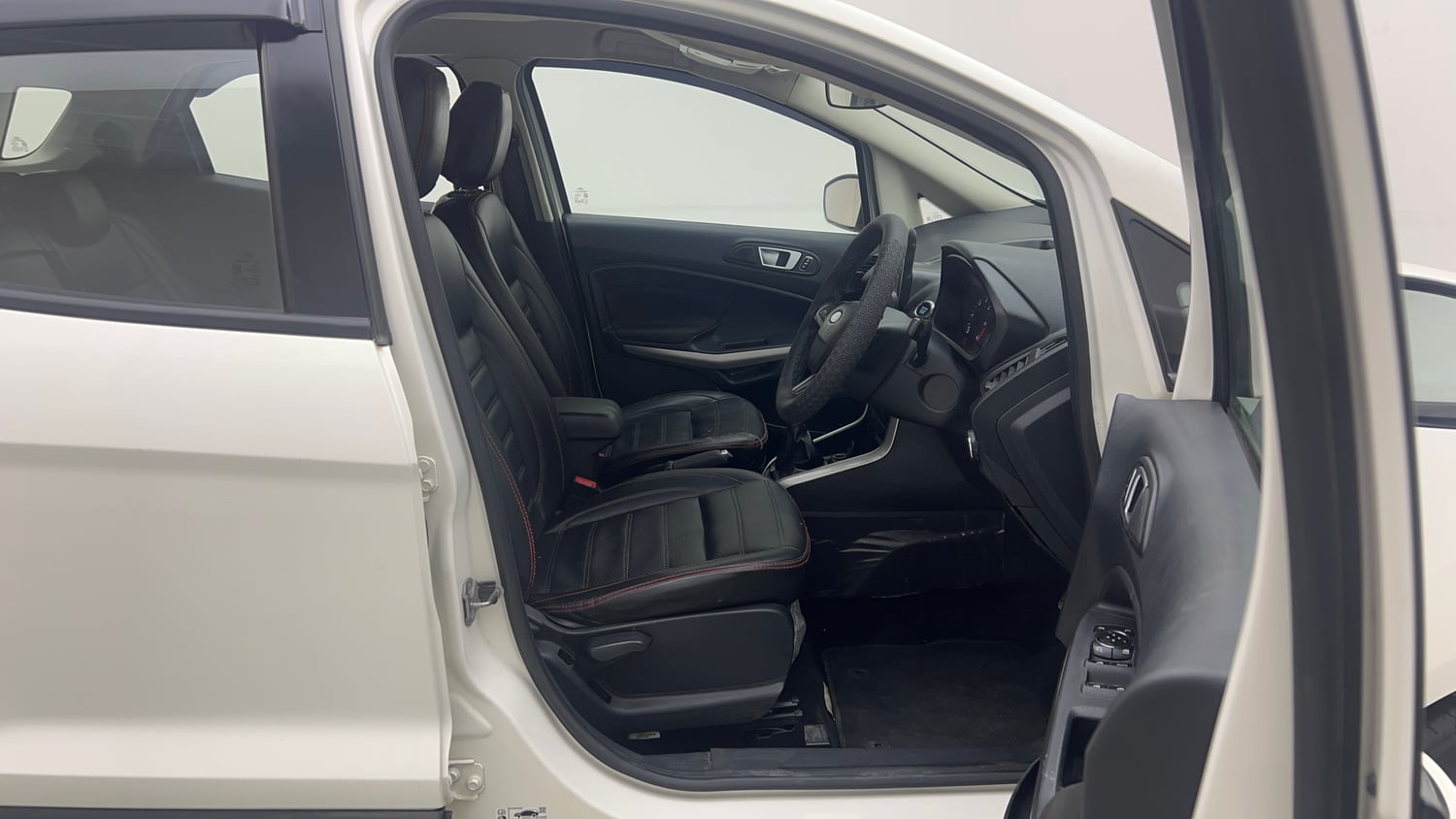 Used 2018 Ford EcoSport Titanium 1.5L TDCi Diesel Manual interior RIGHT SIDE FRONT DOOR CABIN VIEW