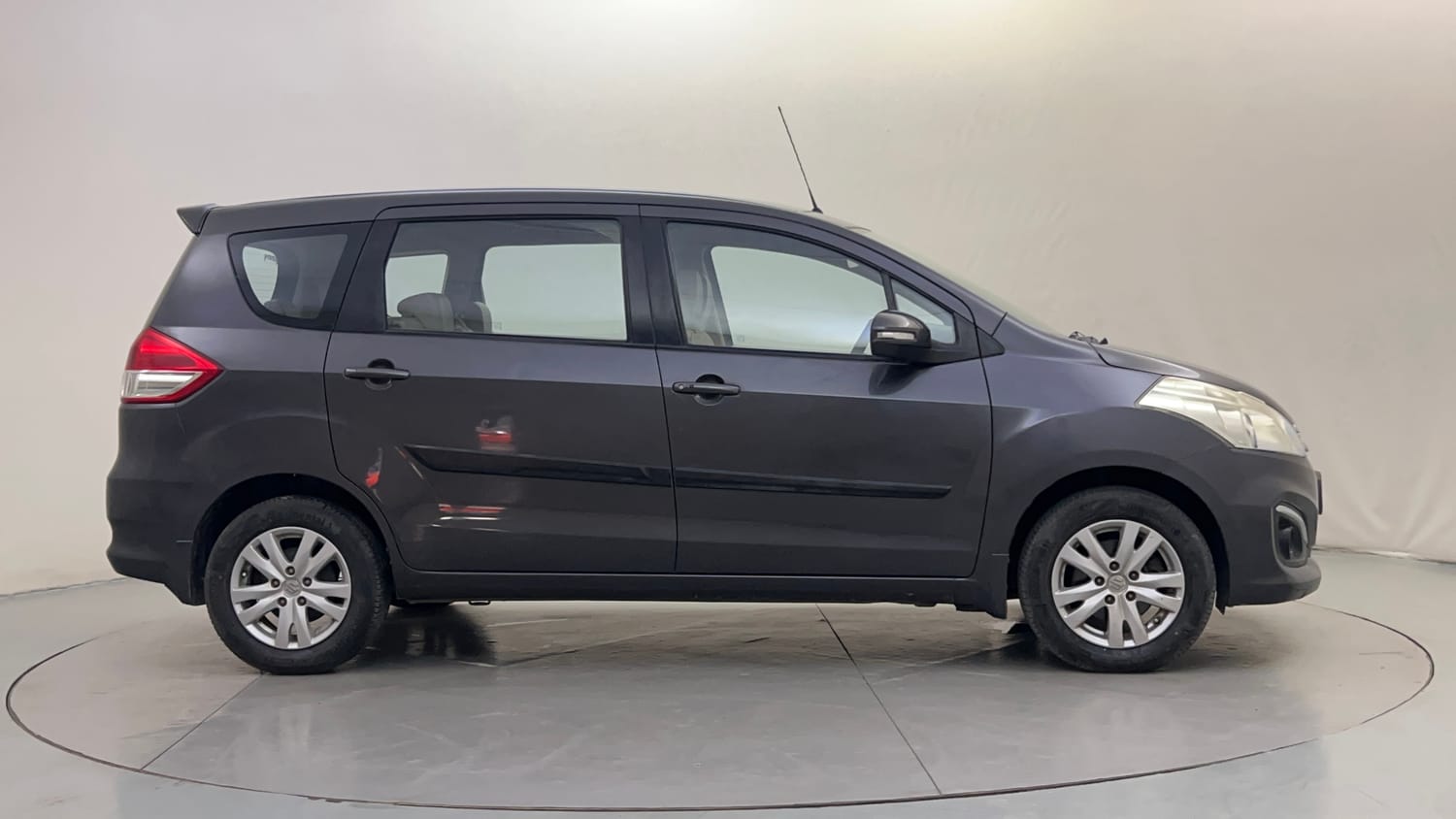 Used 2016 Maruti Suzuki Ertiga ZXI Petrol Manual exterior RIGHT SIDE VIEW