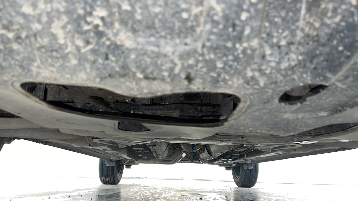 Used 2024 Hyundai Venue SX 1.2 Petrol Petrol Manual extra FRONT LEFT UNDERBODY VIEW