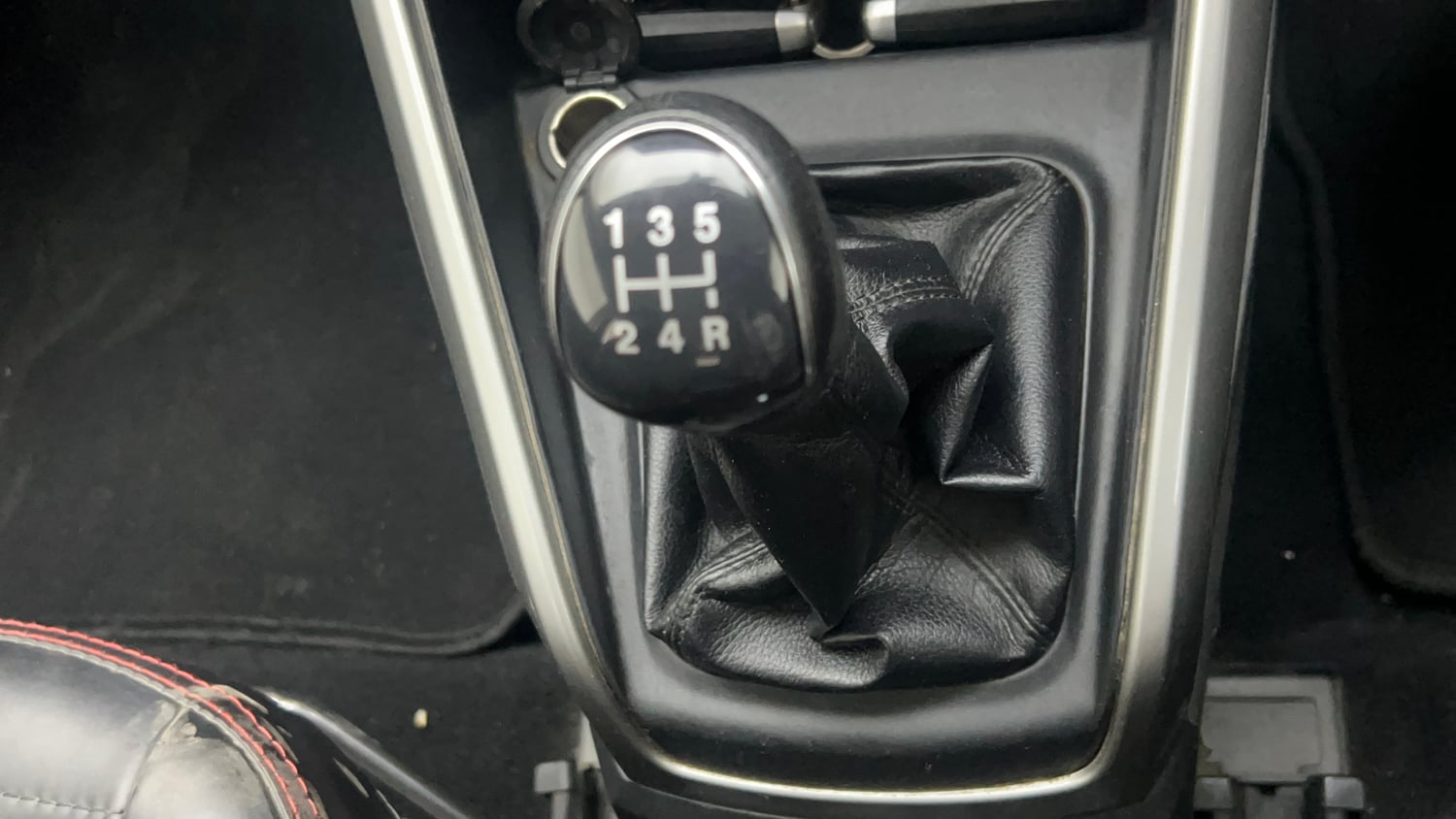 Used 2018 Ford EcoSport Titanium 1.5L TDCi Diesel Manual interior GEAR  KNOB VIEW