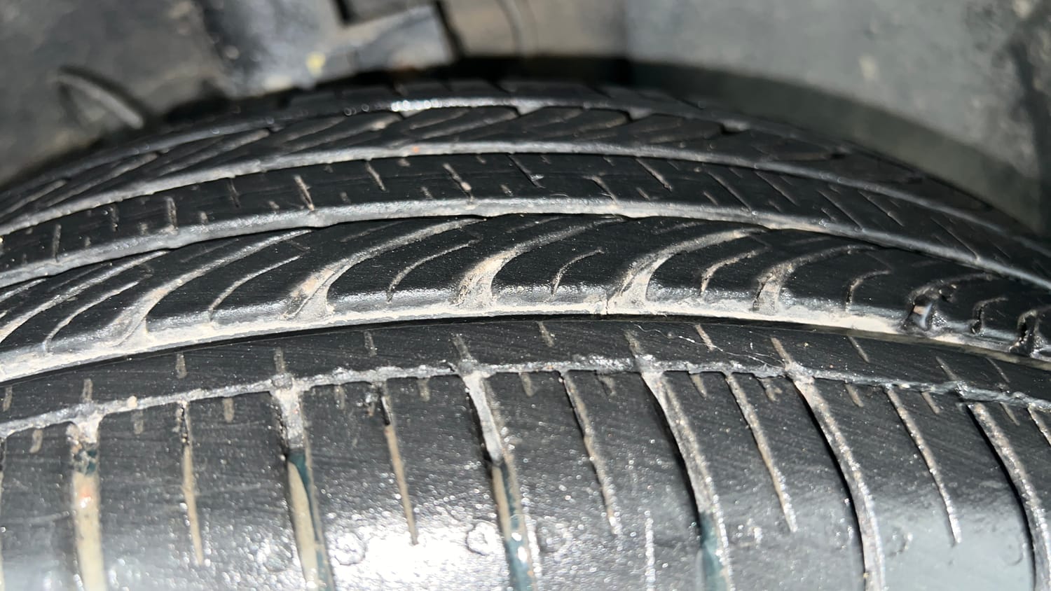 Used 2024 Hyundai Venue SX 1.2 Petrol Petrol Manual tyres RIGHT FRONT TYRE TREAD VIEW