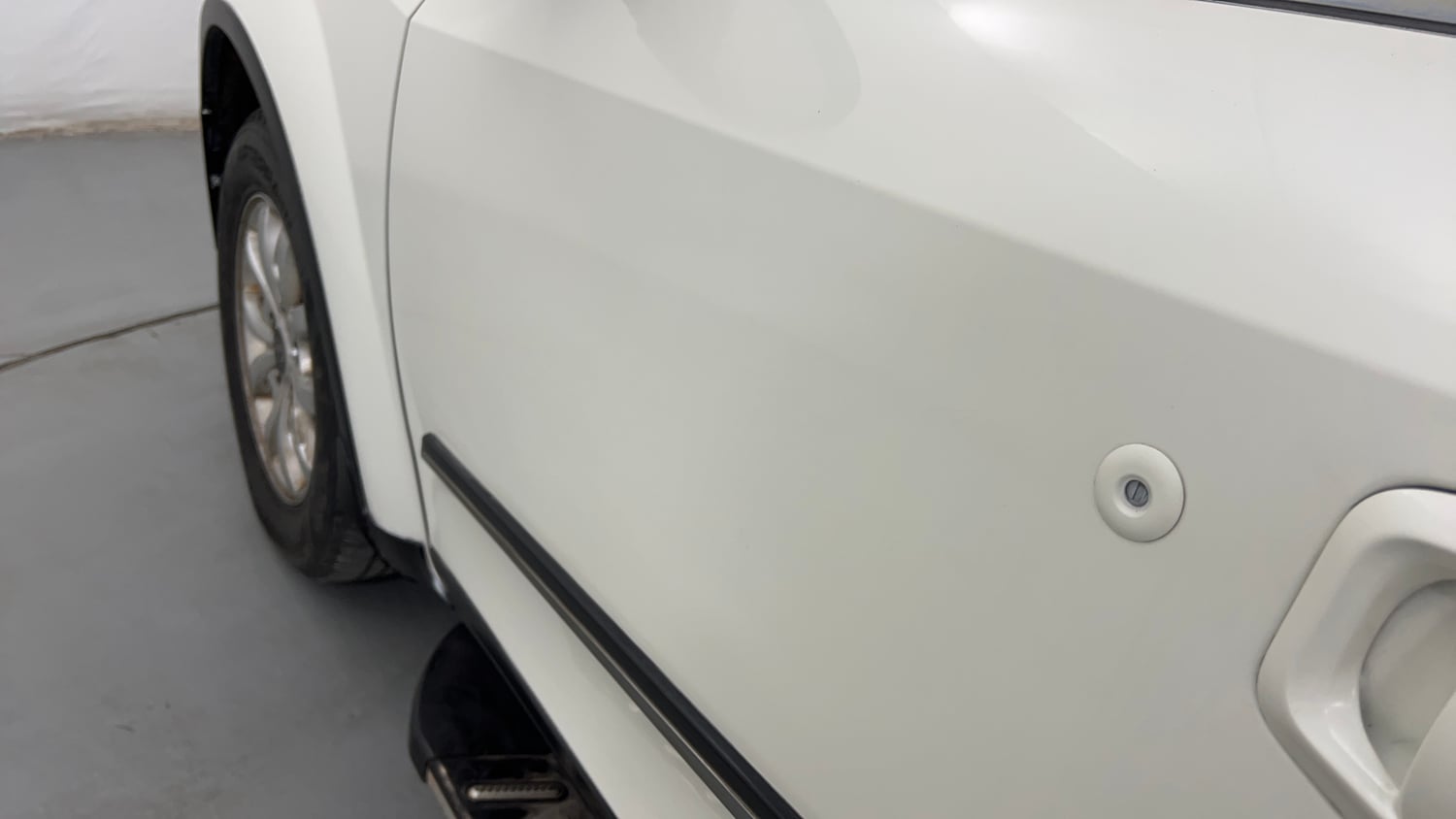 Used 2017 Mahindra XUV500 W10 Diesel Manual dents MINOR SCRATCH