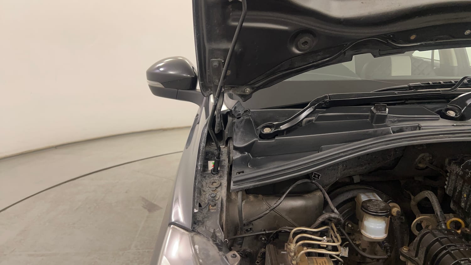 Used 2023 Tata Tigor XZ Plus CNG Cng Manual engine ENGINE RIGHT SIDE HINGE & APRON VIEW