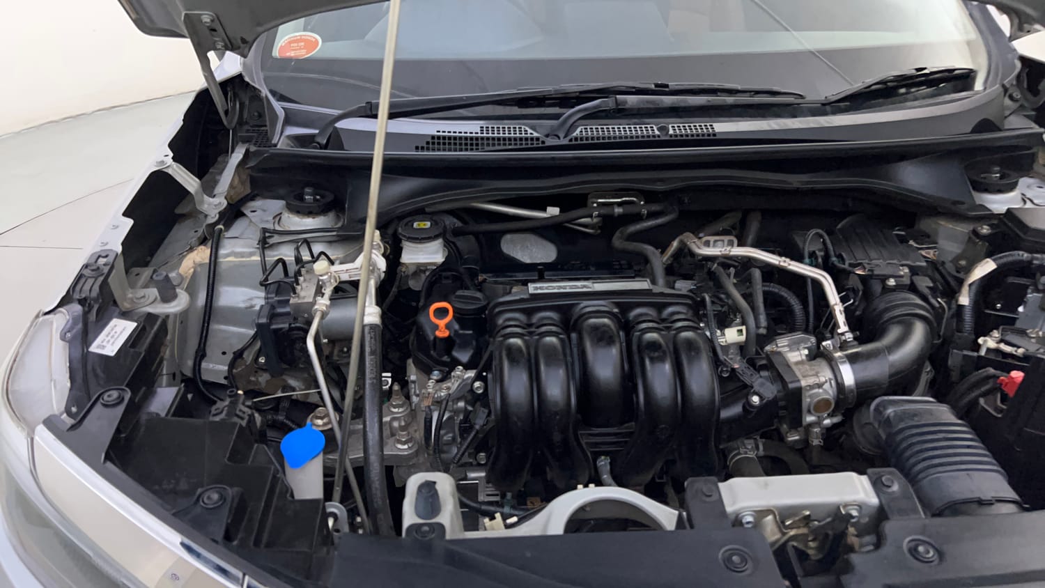 Used 2024 Honda Elevate ZX CVT Petrol Automatic engine ENGINE RIGHT SIDE HINGE & APRON VIEW