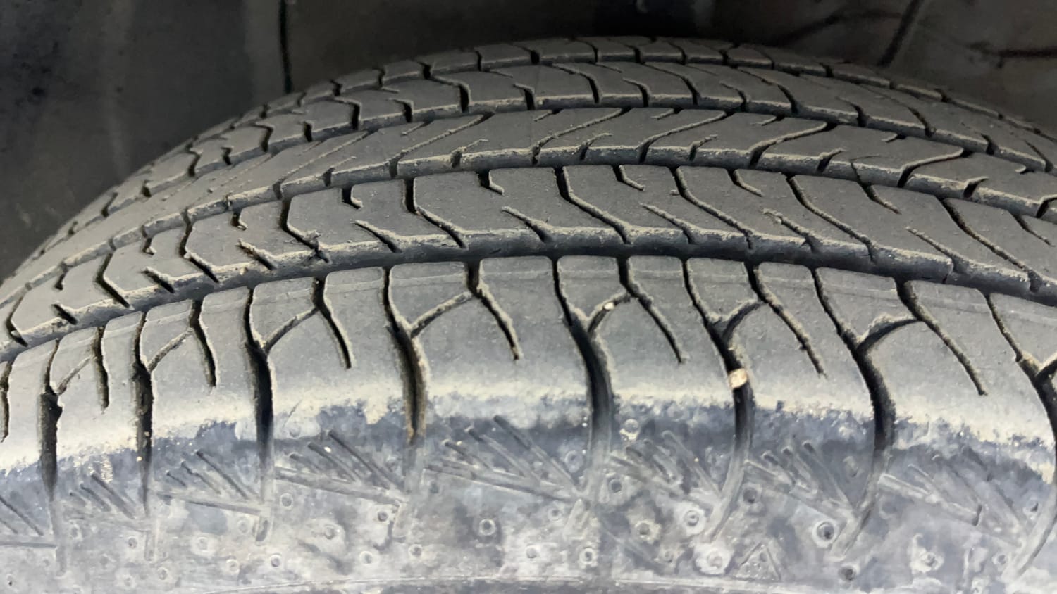 Used 2023 Toyota Urban Cruiser Hyryder V Hybrid Hybrid Automatic tyres RIGHT FRONT TYRE TREAD VIEW