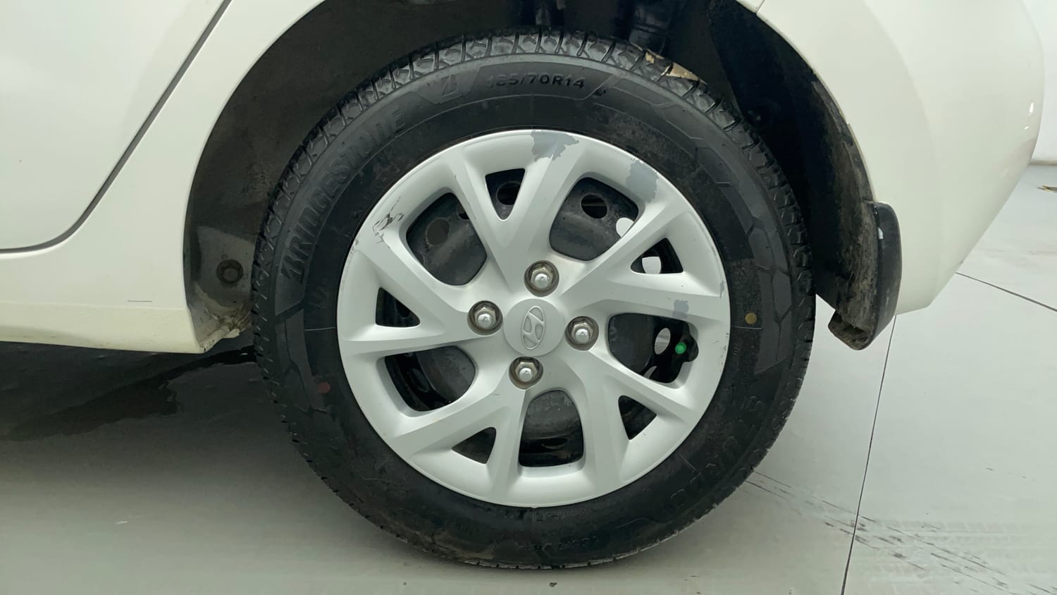 Used 2018 Hyundai Grand i10 Magna 1.2 Kappa VTVT Petrol Manual tyres LEFT REAR TYRE RIM VIEW