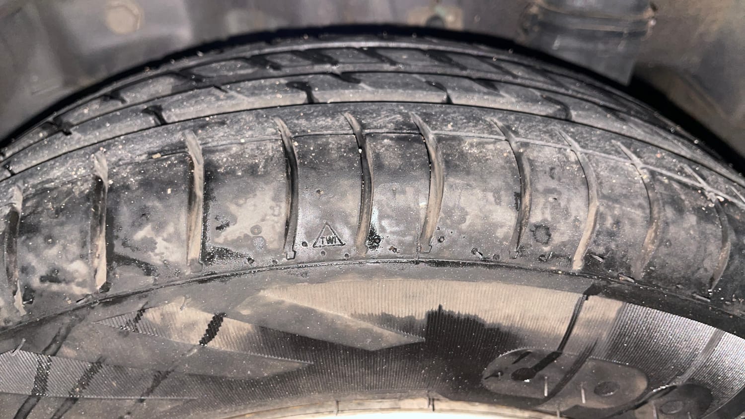 Used 2016 Hyundai Eon Magna + Petrol Manual tyres LEFT REAR TYRE TREAD VIEW