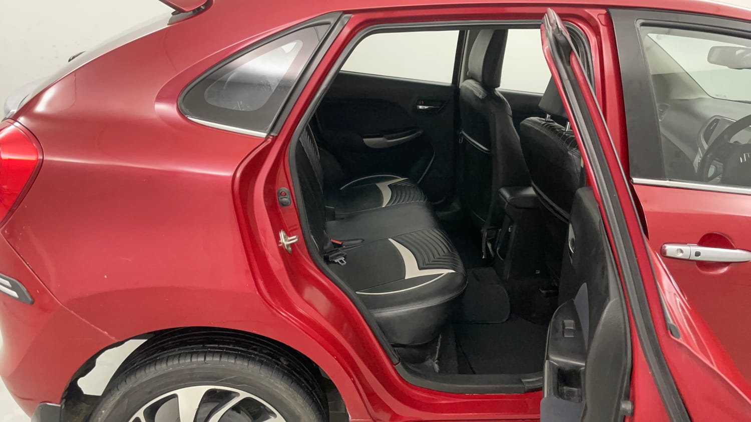 Used 2020 Maruti Suzuki Baleno Zeta Petrol Manual interior RIGHT SIDE REAR DOOR CABIN VIEW