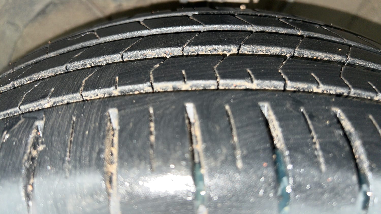 Used 2023 Maruti Suzuki Baleno Zeta MT CNG Cng Manual tyres LEFT FRONT TYRE TREAD VIEW