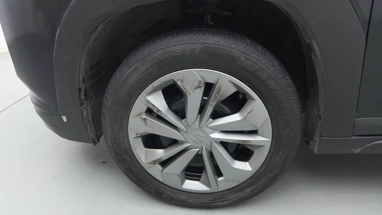 Used 2025 Maruti Suzuki Fronx Delta 1.2L MT Petrol Manual tyres LEFT FRONT TYRE RIM VIEW