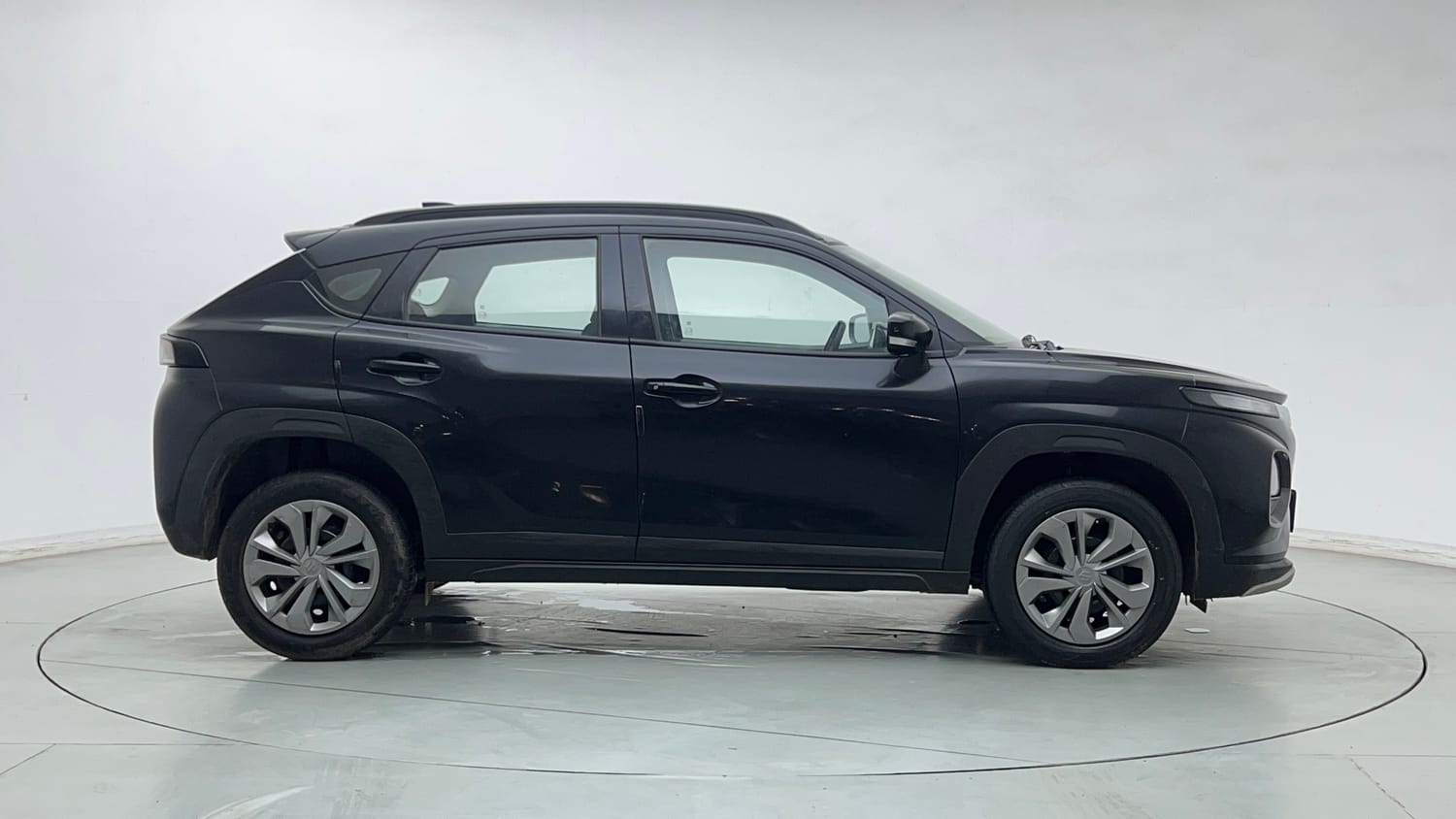 Used 2025 Maruti Suzuki Fronx Delta 1.2L MT Petrol Manual exterior RIGHT SIDE VIEW