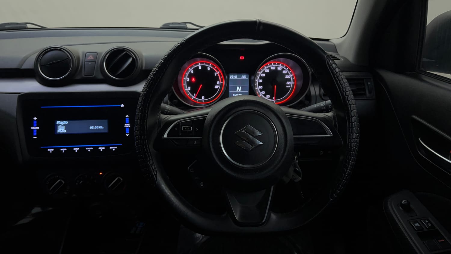 Used 2022 Maruti Suzuki Swift VXi AMT Petrol Automatic top_features Steering mounted controls