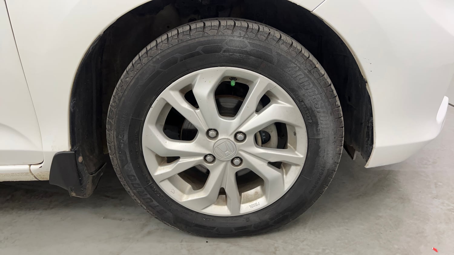 Used 2018 Honda Amaze 1.2 VX MT Petrol Petrol Manual tyres RIGHT FRONT TYRE RIM VIEW
