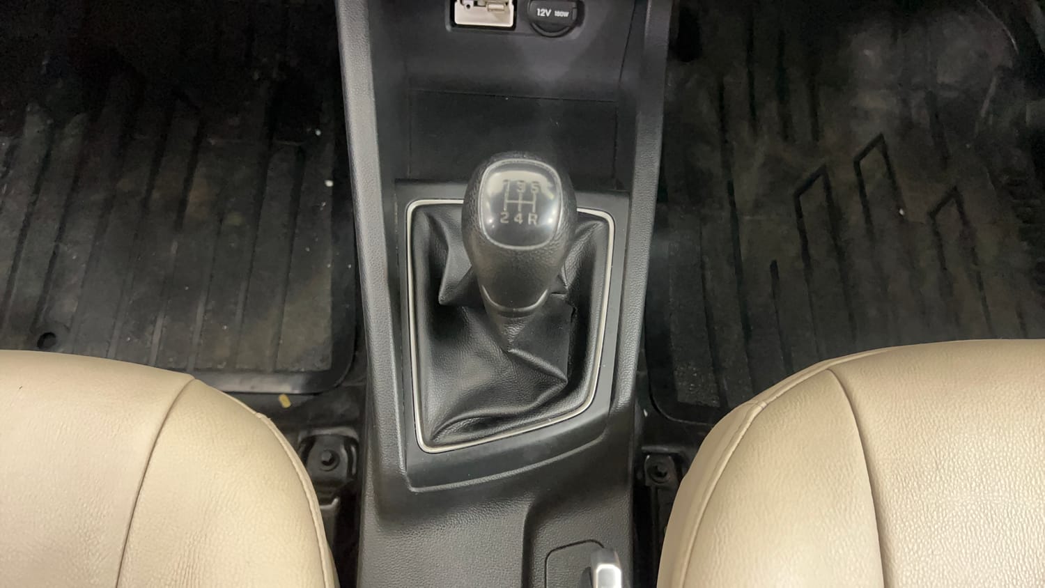 Used 2016 Hyundai Elite i20 Sportz 1.2 Petrol Manual interior GEAR  KNOB VIEW