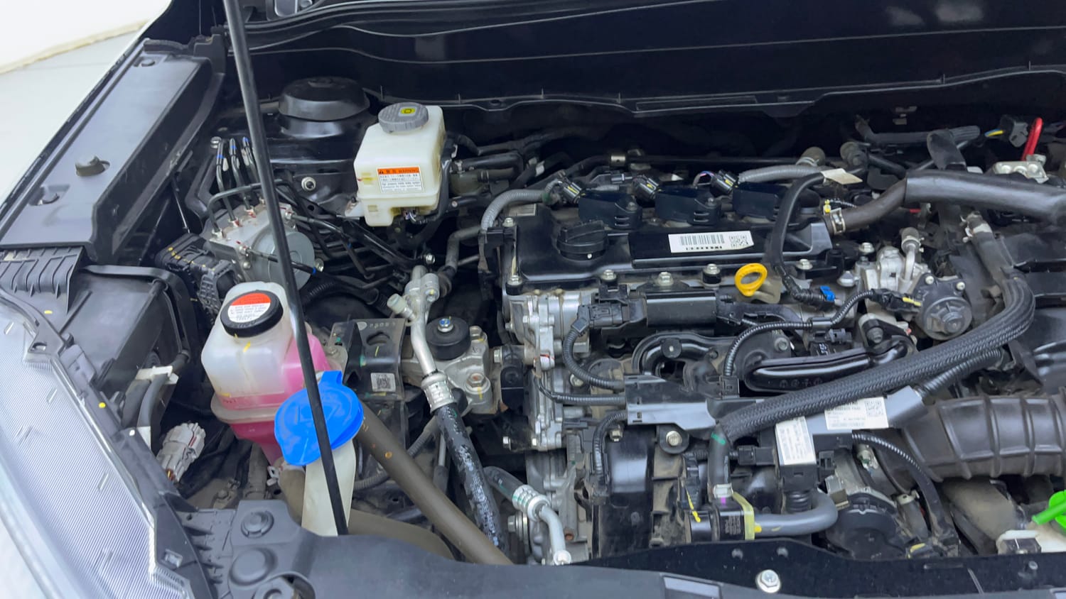 Used 2023 Toyota Urban Cruiser Hyryder V Hybrid Hybrid Automatic engine ENGINE RIGHT SIDE VIEW