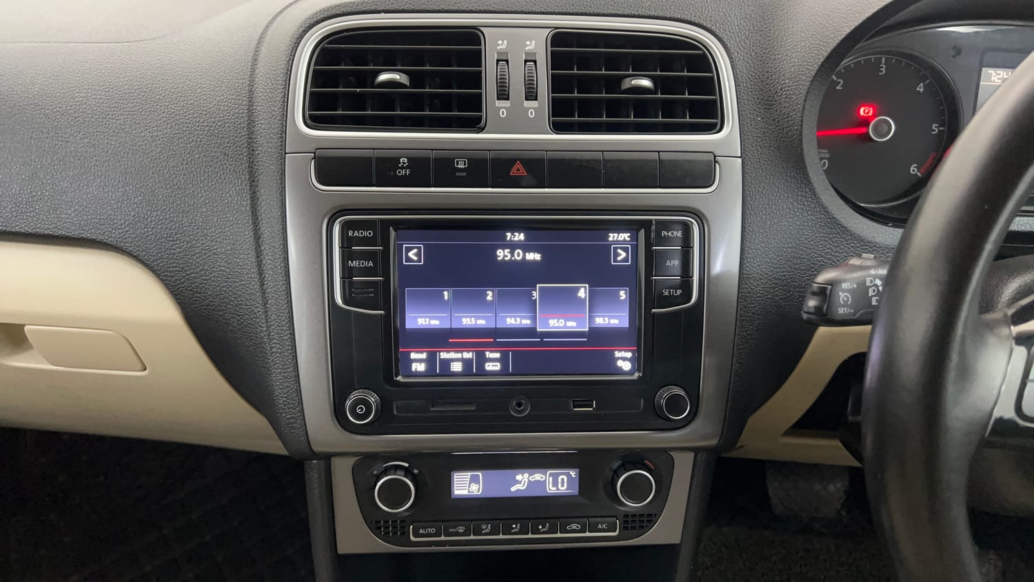 Used 2019 Volkswagen Vento Highline Plus 1.5 AT (D) 16 Alloy Diesel Automatic interior MUSIC SYSTEM & AC CONTROL VIEW