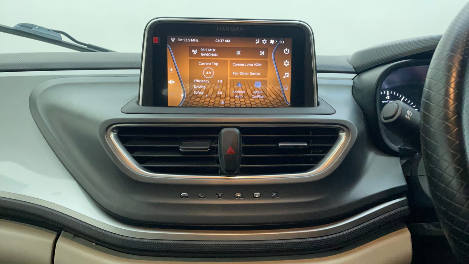 Used 2022 Tata Altroz XT Petrol Petrol Manual interior MUSIC SYSTEM & AC CONTROL VIEW