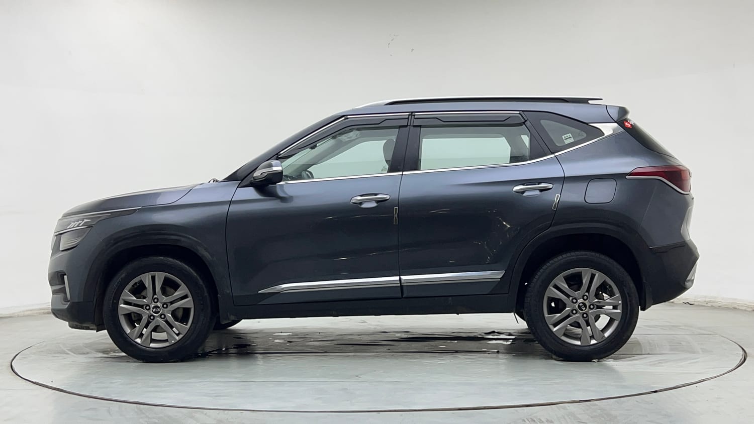 Used 2020 Kia Seltos HTX 1.5 Petrol Manual exterior LEFT SIDE VIEW